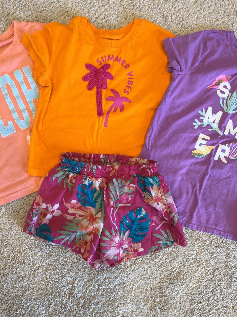 Girl bundle size 10/12 shorts and Tshirts
